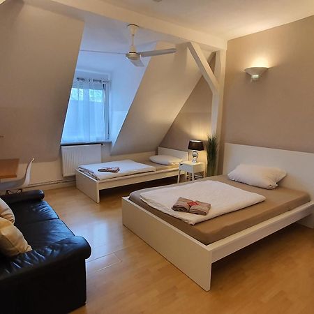 Colodging Mannheim - Private Rooms & Kitchen Екстериор снимка