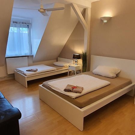 Colodging Mannheim - Private Rooms & Kitchen Екстериор снимка